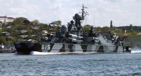 12.3.2015: Russian Black Sea Fleet Warships in Artillery, Missile Drills