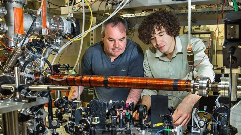 Prof. Andrew Truscott (left) from the ANU Research School of Physics and Engineering have conducted John Wheeler's delayed-choice thought experiment.