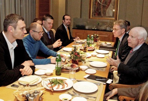 John McCain wines and dines with well-known Ukrainian fascists in Kiev, 2013-12-14