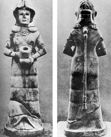 Dvanáctá planeta, obr. 60: Ninkharsag (mama in Accadian) in the guise of the goddess of irrigation, found during excavations at Mari on the Upper Euphrates in Syria