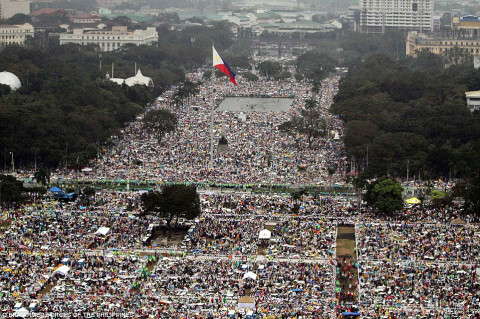 6 000 000 were expected to come to see Pope Francis saying Mass in Manila, the Philippine capital, 2015