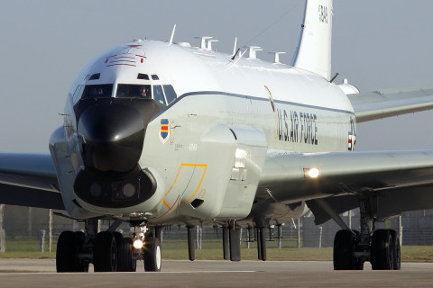 Letoun USAF WC-135 na britské základně Mildenhall byl vyslán z USA do Evropy, aby měřil radioaktivitu v atmosféře.