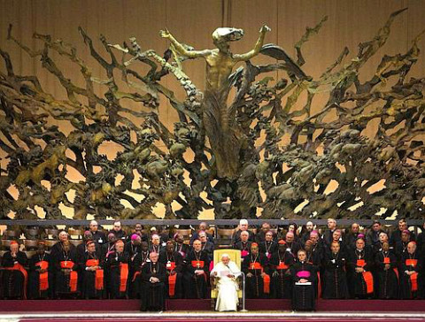 Pope Benedict XVI leads his Wednesday general audience in Paul VI hall at the Vatican November 18, 2009. Photo: Tony Gentile (VATICAN RELIGION)